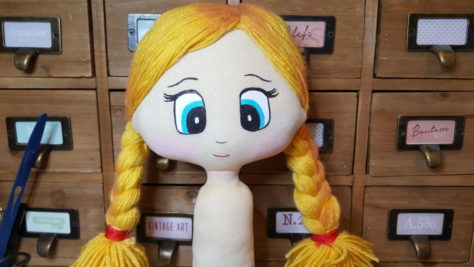 poupée julia et le lutin d'eau